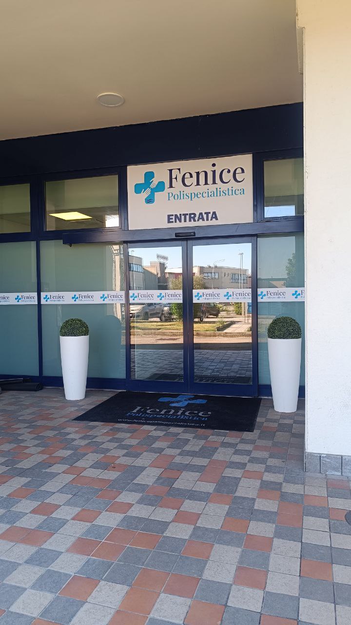 Ingresso della struttura Fenice Polispecialistica a Piediripa di Macerata